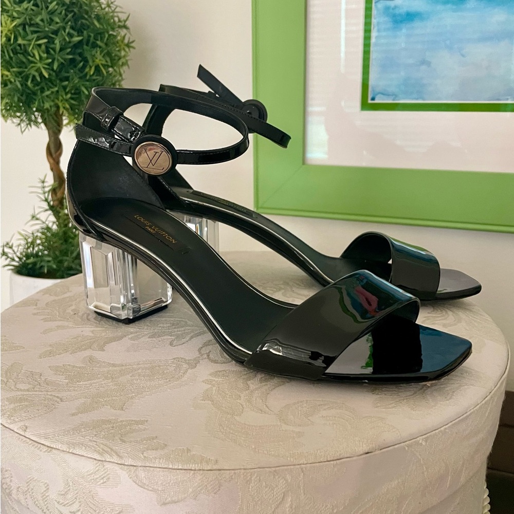 LOUIS VUITTON BLACK PATENT CLEAR BLOCK HEEL ANKLE STRAP SANDAL 36.5